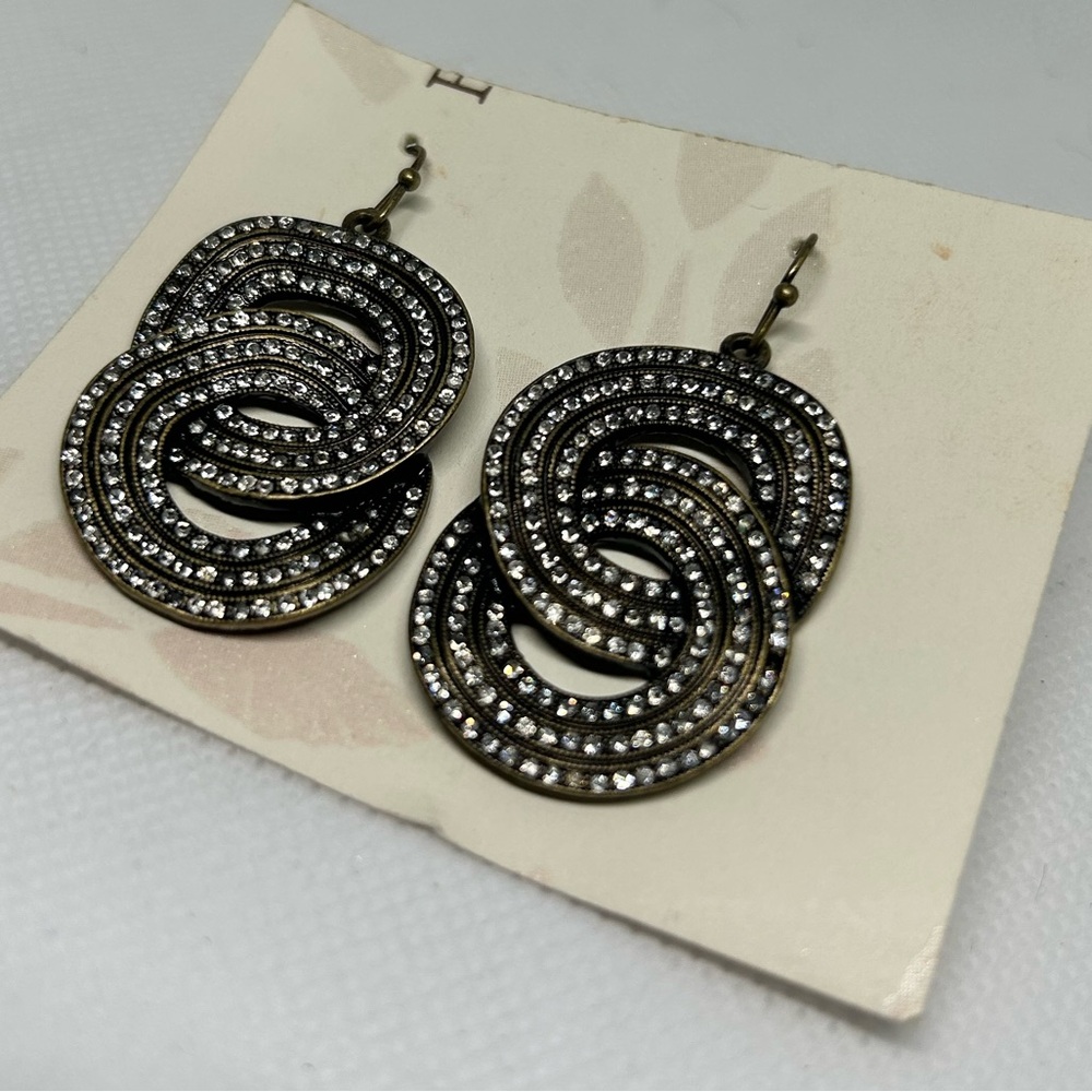 Elegant Silver Swirl‎ Earrings